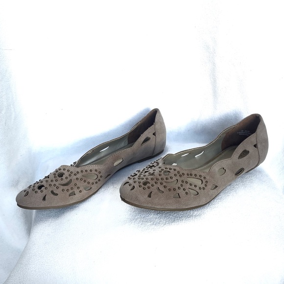 NICOLE Light Brown Flats - Picture 2 of 8